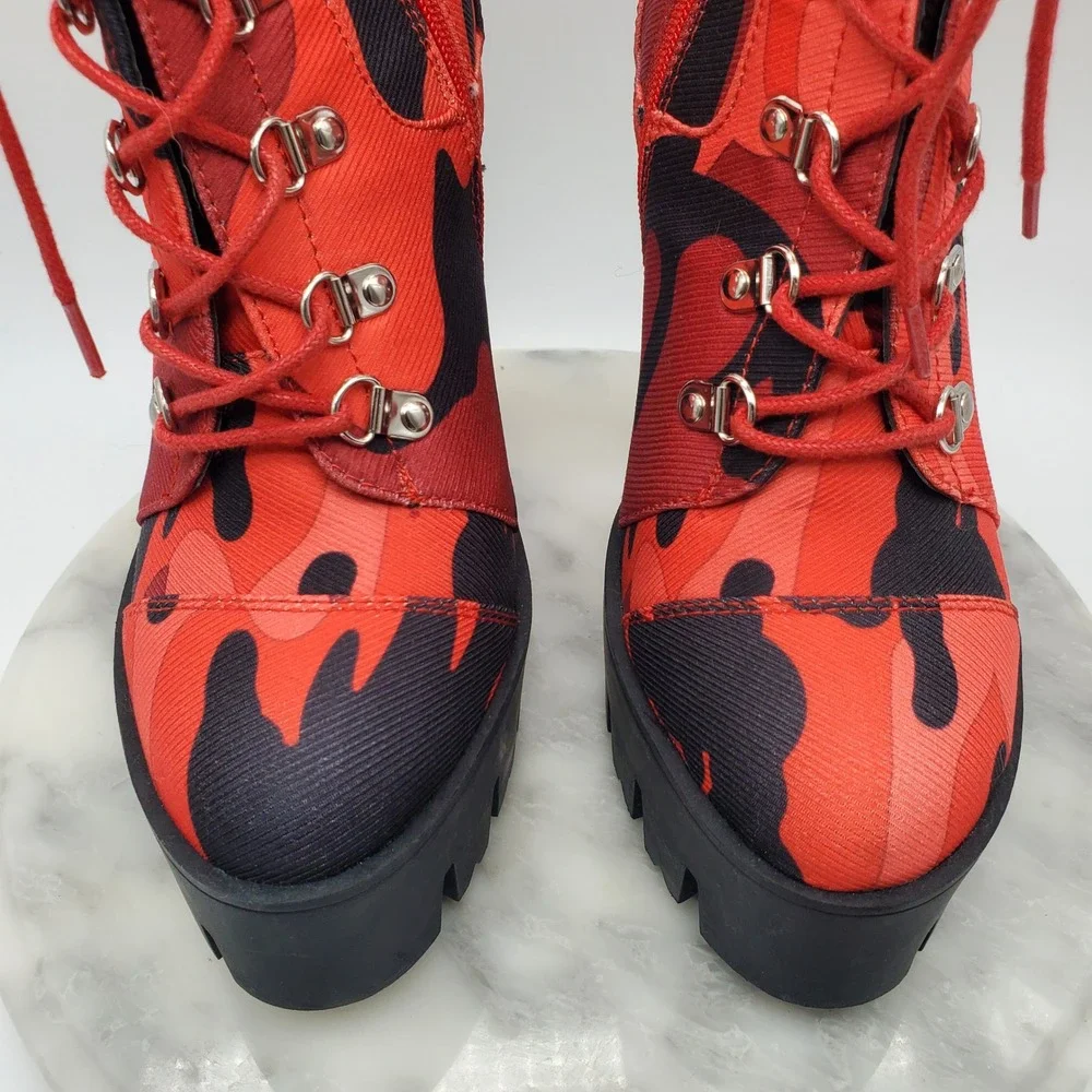 AZALEA WANG Put‎ It Down On Me Chunky Platform Boots Red Camo Lace Up Zipper 8.5